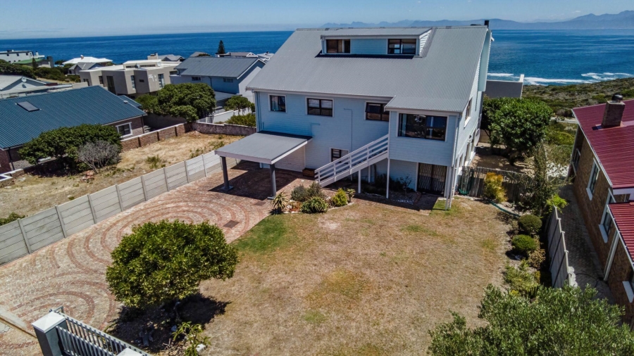 4 Bedroom Property for Sale in De Kelders Western Cape